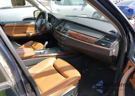 2010 BMW X5 xDrive35D z USA, uszkodzony, nr VIN 5UXFF0C51ALT76219